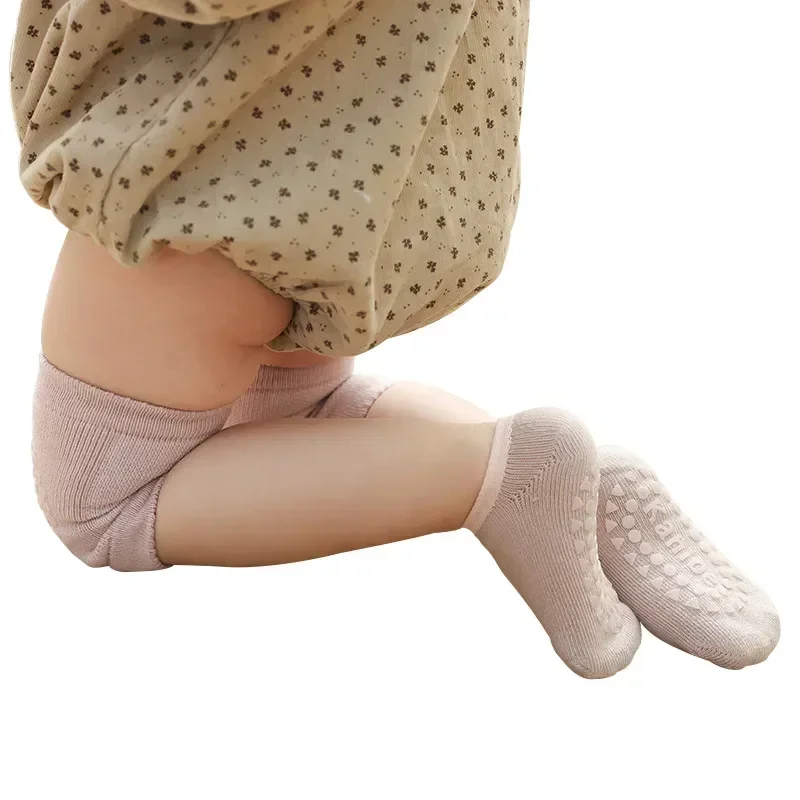 مجموعة جوارب وواقيات الركبة لل - مراجعة Unisex Baby Socks Non Slip وسعره