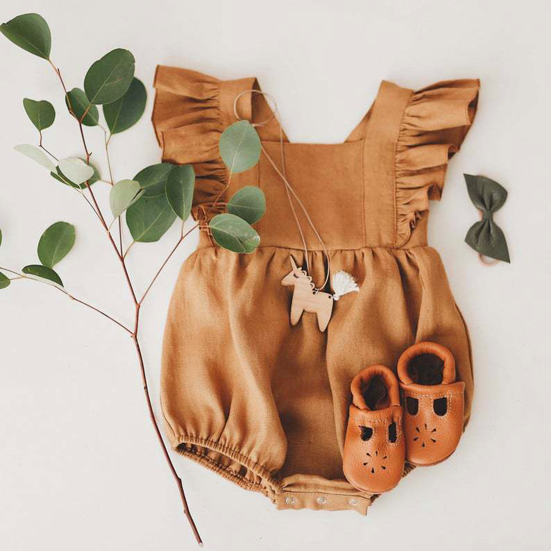 رومبير صيفي للبنات الرضع بلون  - مراجعة Baby Summer Linen Sleeveless Jumpsuit وسعره